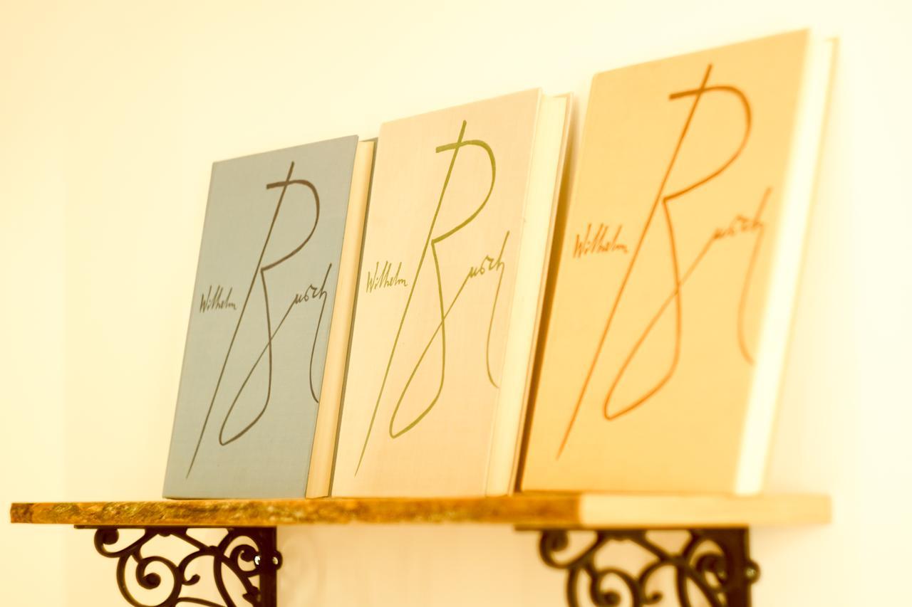 Hotel Bett Und Buch Berlino